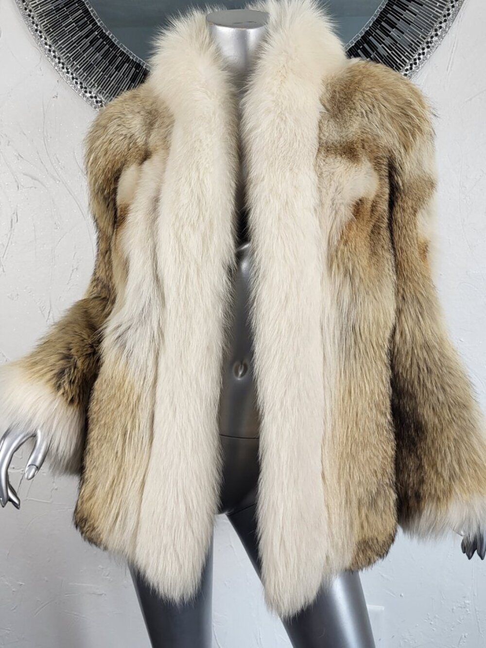 ZCMI CAMEO ROOM~M/L~VINTAGE BROWN BEIGE GENUINE COYOTE FUR REAL FOX TUXEDO COAT